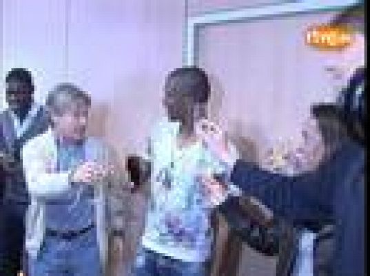  - Eto'o brinda por sí mismo