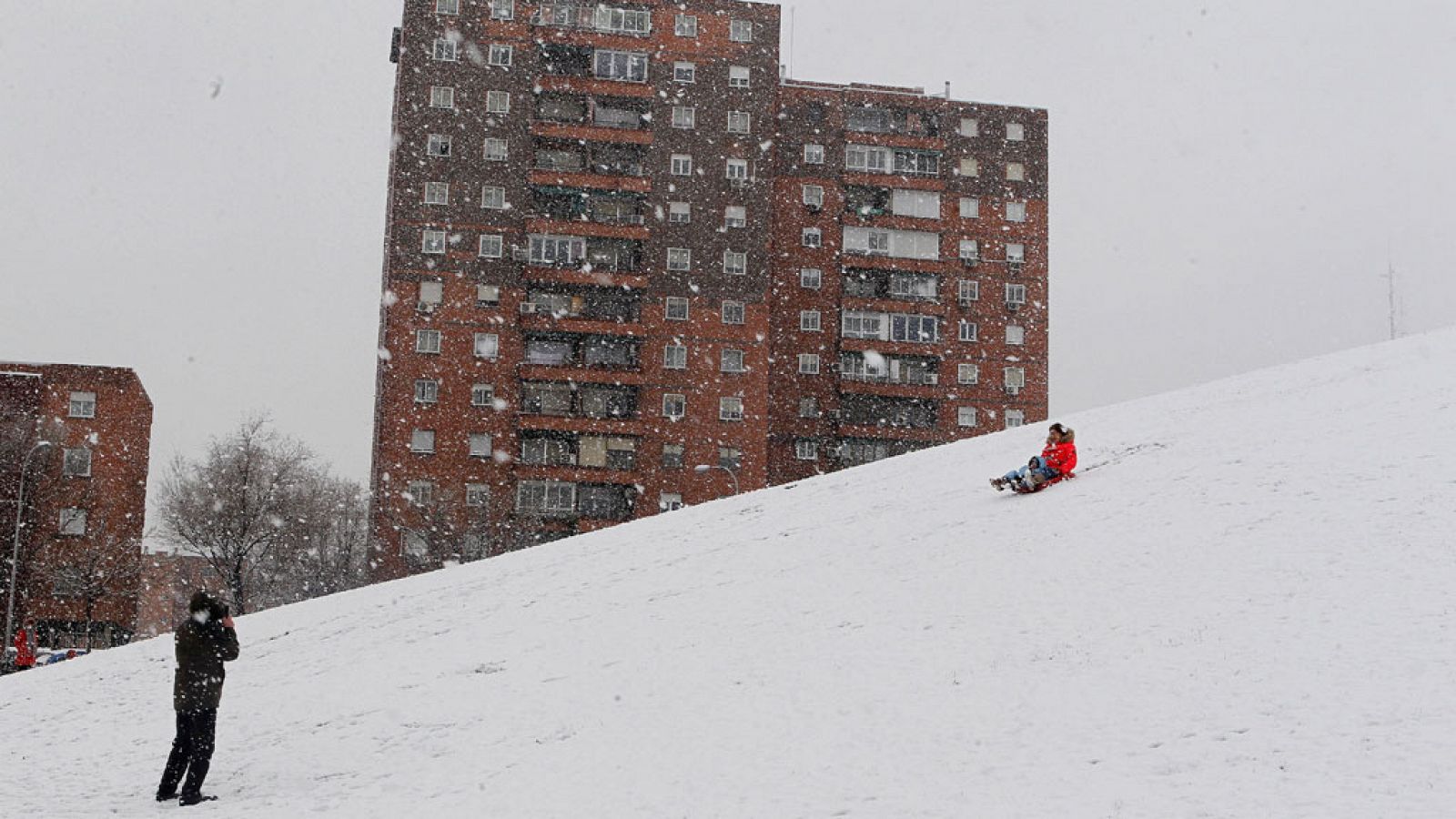 El tiempo: Nevadas en amplias zonas del norte y nordeste de la Península | RTVE Play