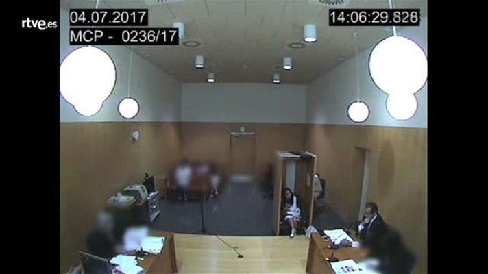  - Una fiscal, a una mujer maltratada: ¿Es que no tiene bastante con una condena que ahora le quiere quitar a la menor?