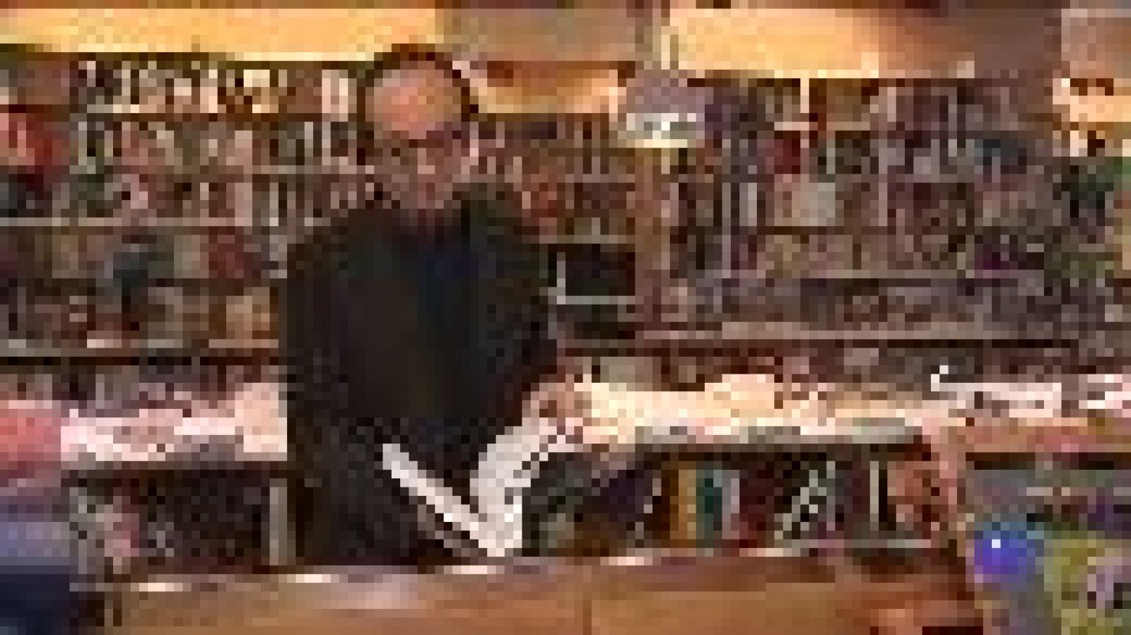 AGUSTÍN FERNÁNDEZ MALLO ENS PARLA DE LA SEVA "TRILOGÍA DE LA GUERRA"