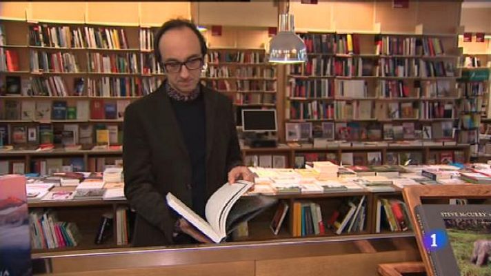 Informatiu Balear - AGUSTÍN FERNÁNDEZ MALLO ENS PARLA DE LA SEVA "TRILOGÍA DE LA GUERRA"