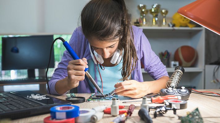 Telediario 1 - A favor de la ciencia hecha por mujeres y en contra de la brecha de género