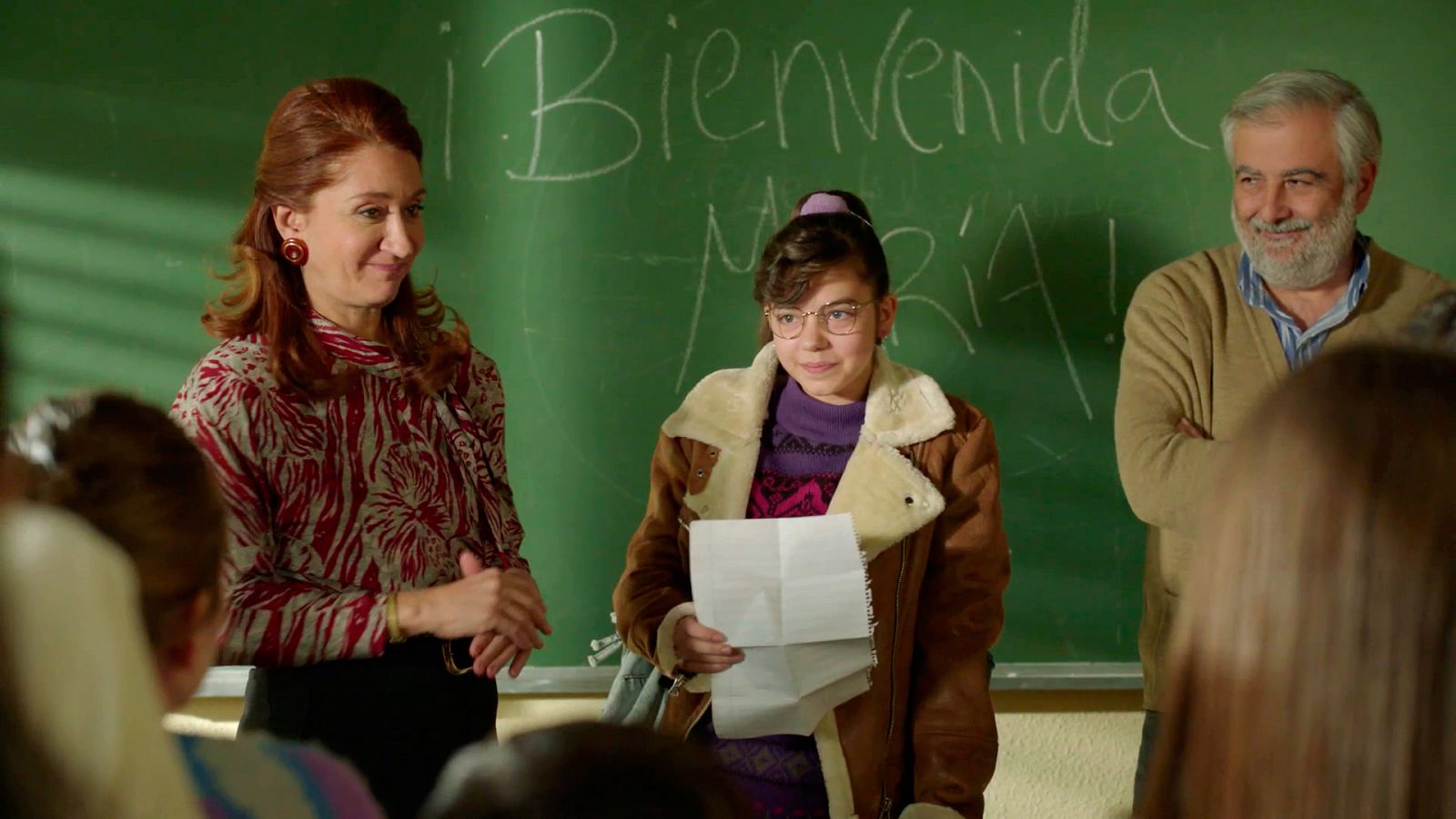 Cuéntame cómo pasó - María es recibida como una heroína en el instituto