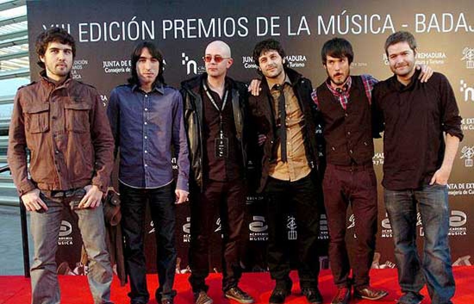 Los premiados de la música reciben sus galardones en el Palacio de Congresos de Badajoz, en una gala presentada por Alaska y Olvido Gala. Vetusta Morla se ha proclamado la gran triunfadora al obtener los tres premios a los que estaban nominados. Alaska se ha hecho con el premio al Mejor Álbum con 'Gato Negro Dragón Rojo' (13/03/09).