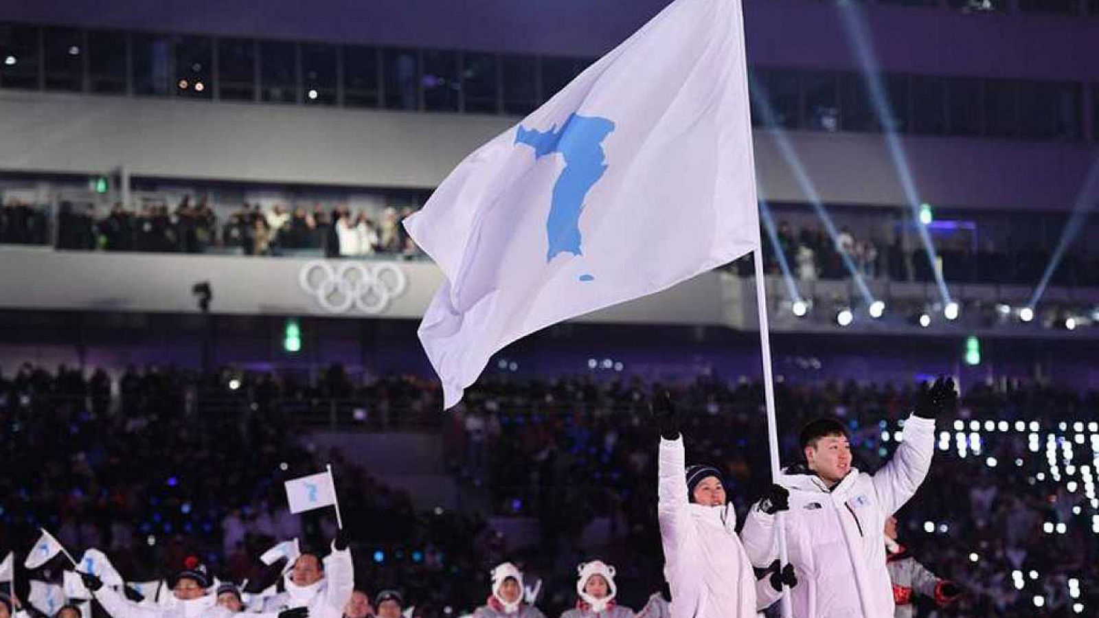 Telediario 1: Una emotiva e histórica ceremonia abre los Juegos del acercamiento intercoreano | RTVE Play