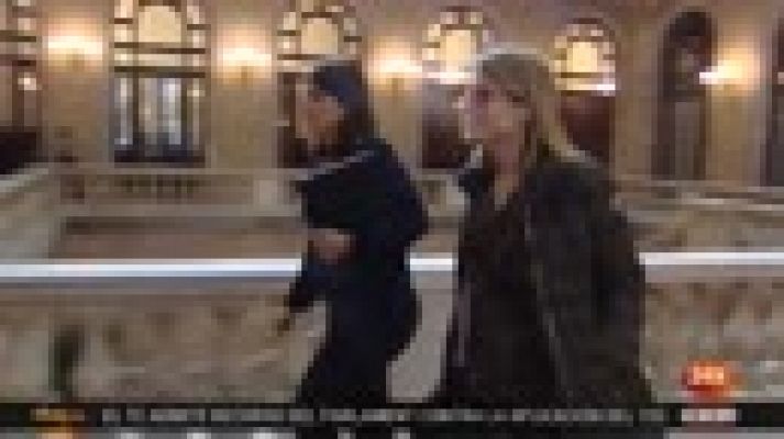 Informativo 24h - JxCat registra sin ERC la reforma de la ley de la Presidencia para investir a distancia a Puigdemont