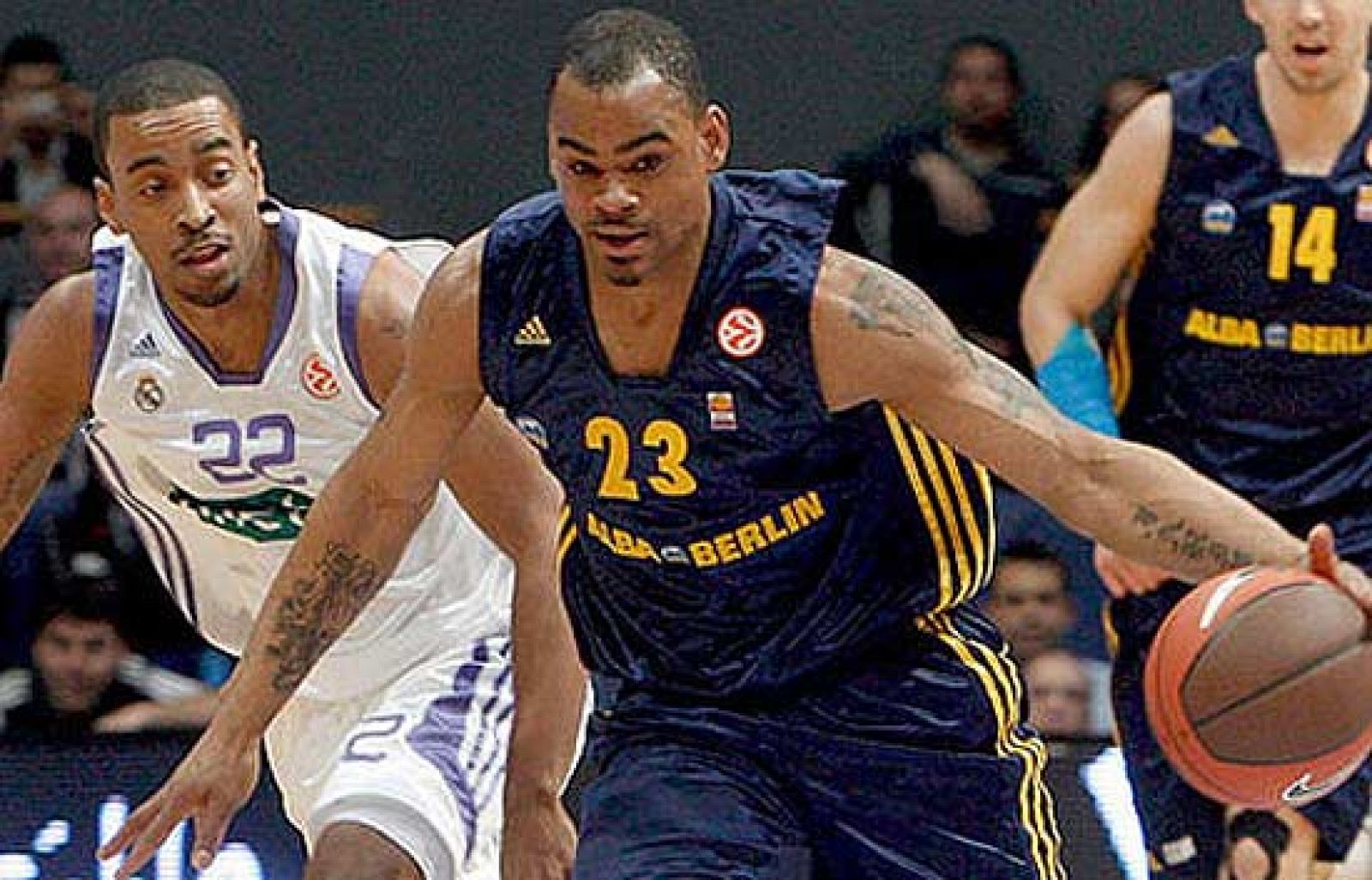 El Tau se deja el factor cancha - Baloncesto en RTVE | Ver