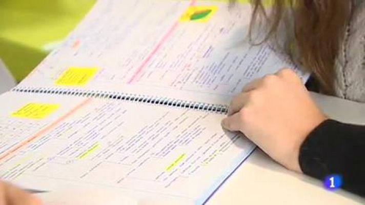 Telediario 1 - 33.000 titulados universitarios optan a una de las plazas de Formación Sanitaria Especializada