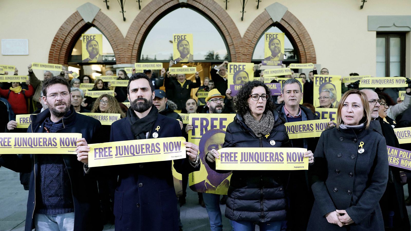 Concentración en el pueblo de Oriol Junqueras para pedir su liberación 