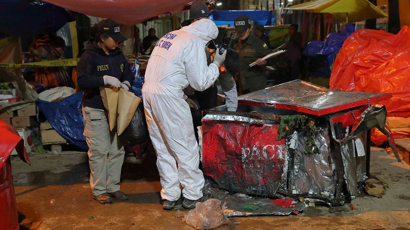 Sin programa: Al menos seis muertos y 28 heridos en una explosión cerca del carnaval de Oruro en Bolivia | RTVE Play