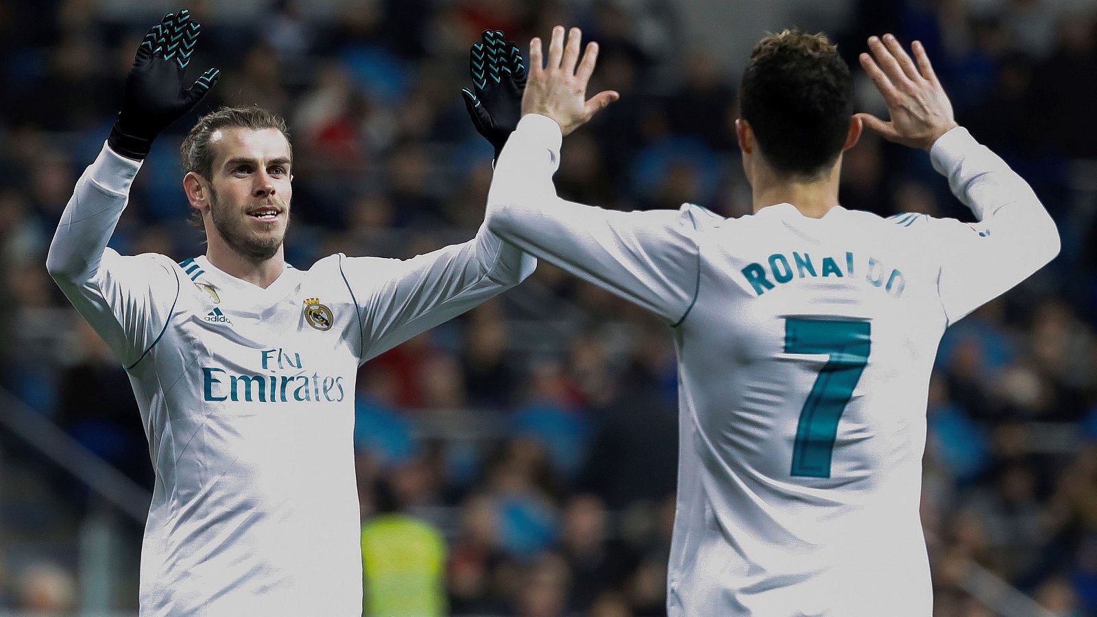 Terminó el partido contra la Real Sociedad y el himno de la Champions se apoderó del Bernabéu. Zidane y sus jugadores, tras golear al equipo donostiarra, ya solo piensan en su trascendental cita con el París Saint-Germain.