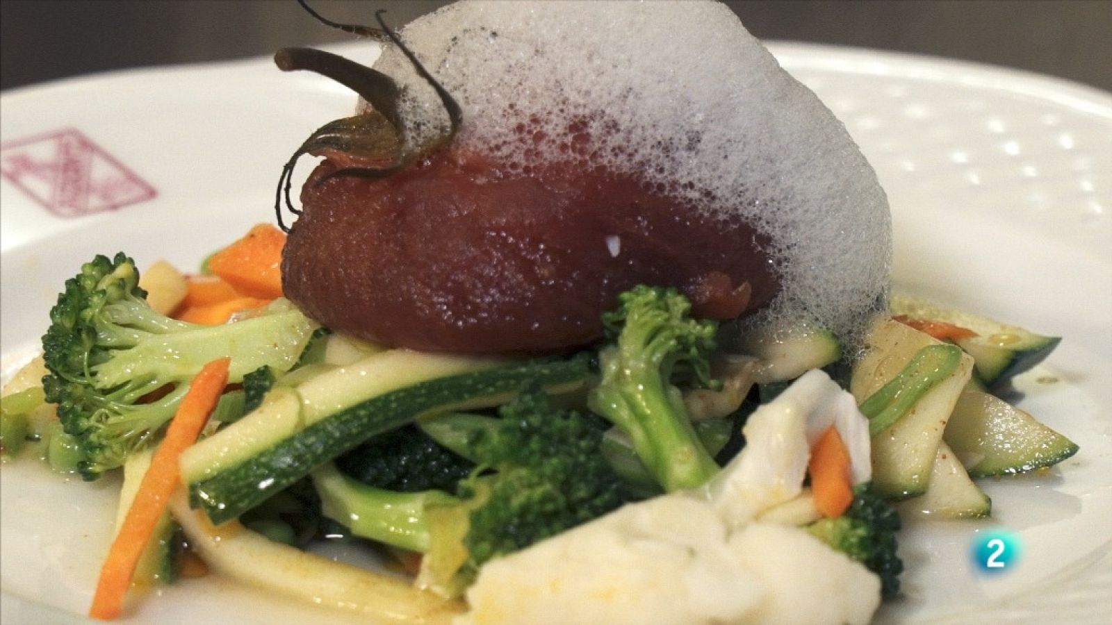   Las Rutas Capone - Verduras a la inglesa, tomate confitado y aire de Idiazábal de Mónika