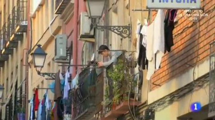 Aquí la Tierra - Las Azúcar Moreno, Terrícolas de Honor