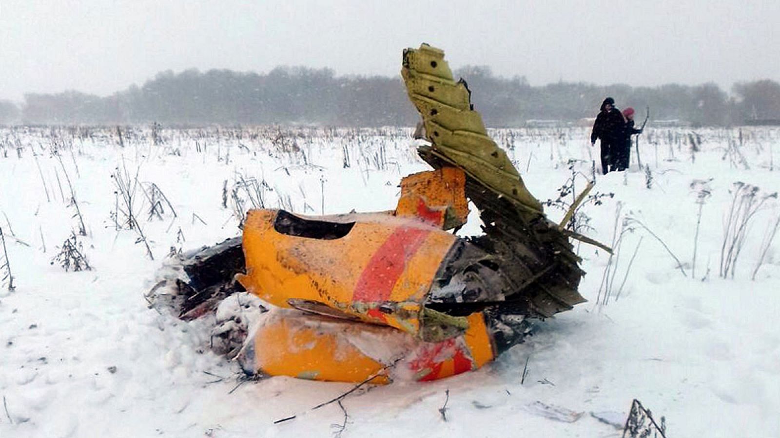 El avión siniestrado en Moscú explotó tras chocar con la tierra