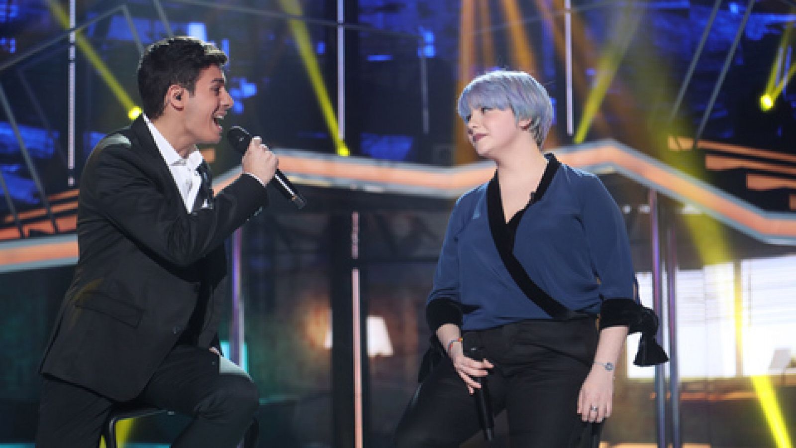 Operación Triunfo - Alfred y Marina cantan 'Don't dream it's over' en la Gala Fiesta de OT
