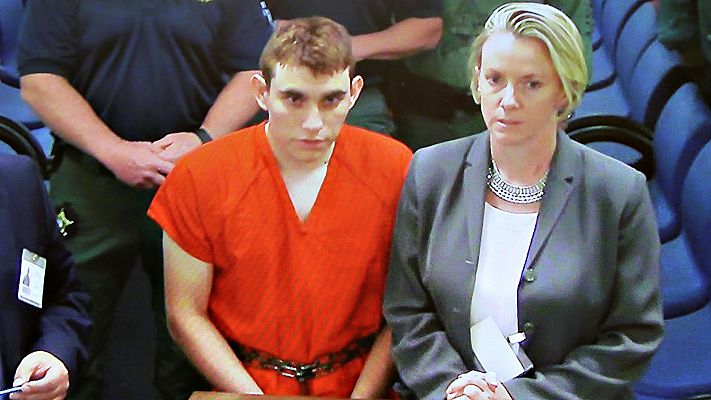 Telediario 1 - El autor del tiroteo de Florida había avisado en un vídeo de que pretendía ser "tirador escolar profesional"