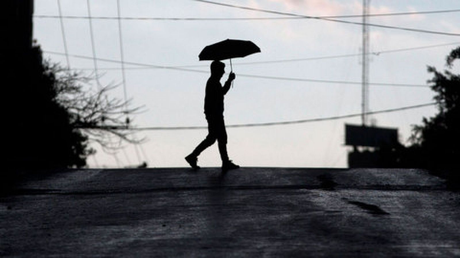 El tiempo: Cielo cubierto y precipitaciones en Cantábrico, norte de Navarra y alto Ebro | RTVE Play