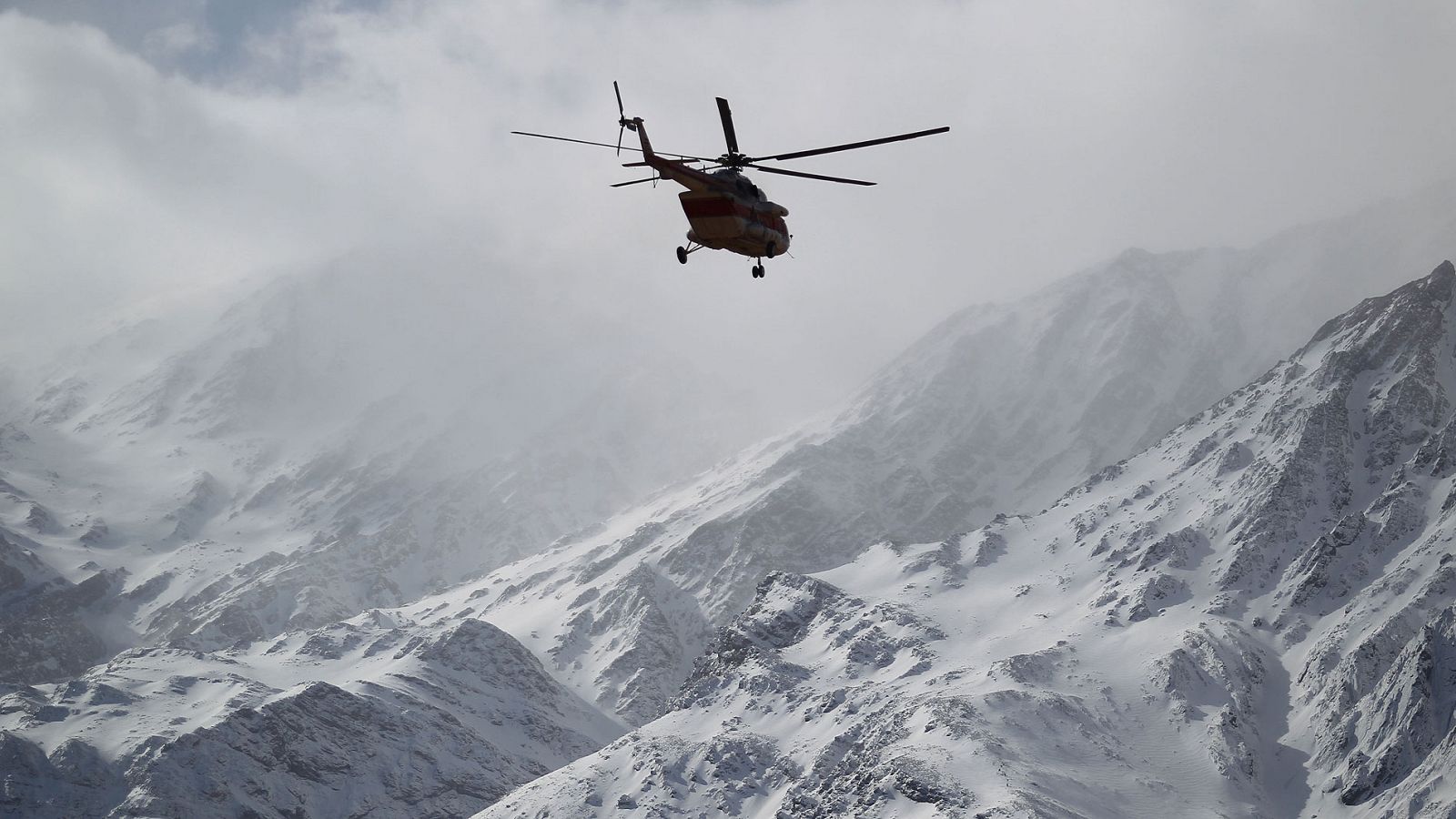 Accidente aéreo en Irán: sigue la búsqueda de los restos del aparato siniestrado