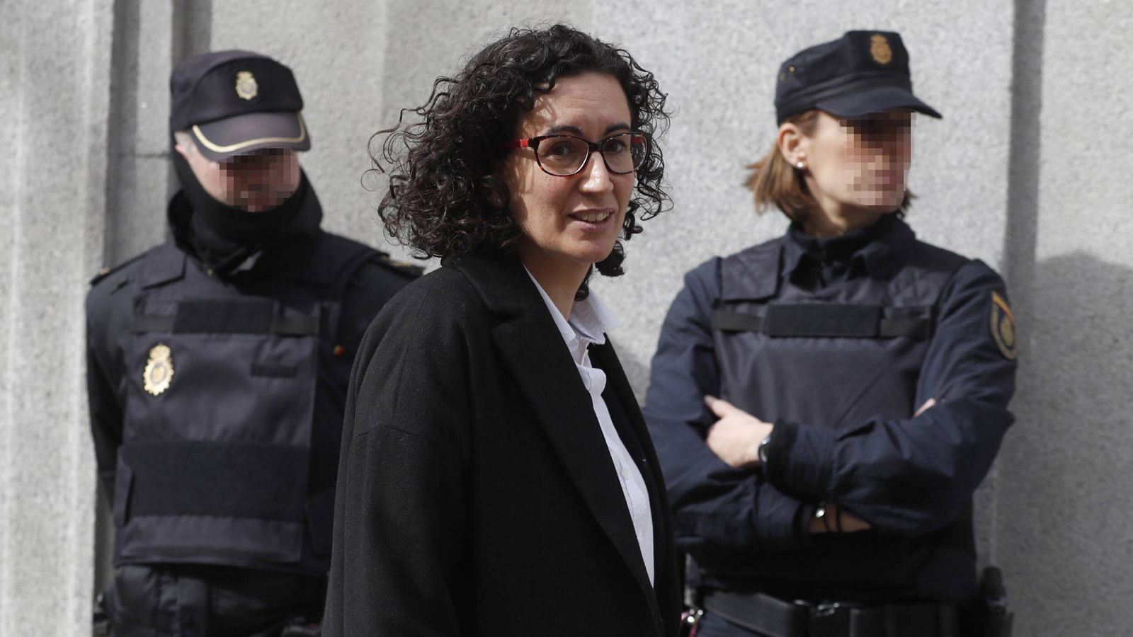 Rovira queda en libertad bajo fianza tras declarar que propuso suspender el 1-O y Puigdemont se negó