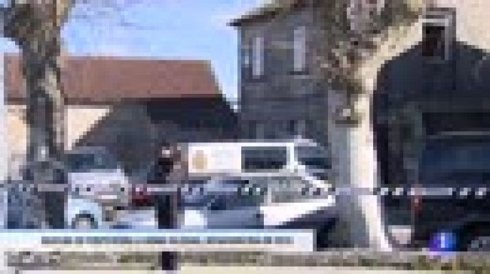 La Policía registra una vivienda en Pontevedra propiedad de la familia de la pareja de Sonia Iglesias