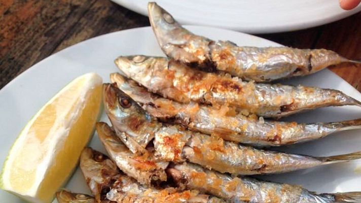 Telediario 1 - El espeto de sardinas malagueño podría convertirse en patrimonio Cultural Inmaterial de la Unesco