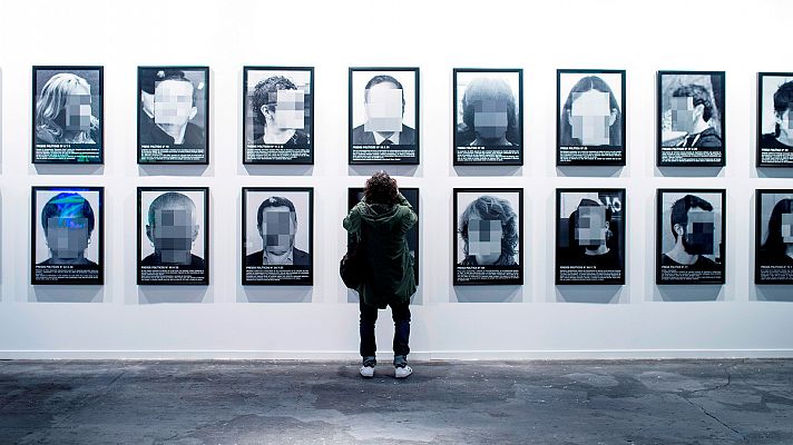 Telediario 1 - ARCO arranca en Madrid con la retirada de una de sus obras: 'Presos políticos en la España contemporánea'