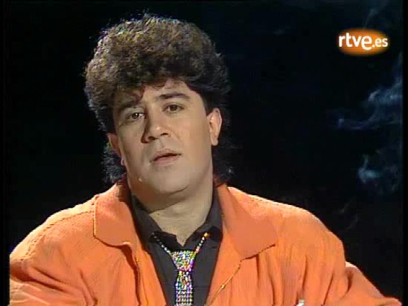 Pedro Almodóvar se presenta en 'Autorretrato' (1985)