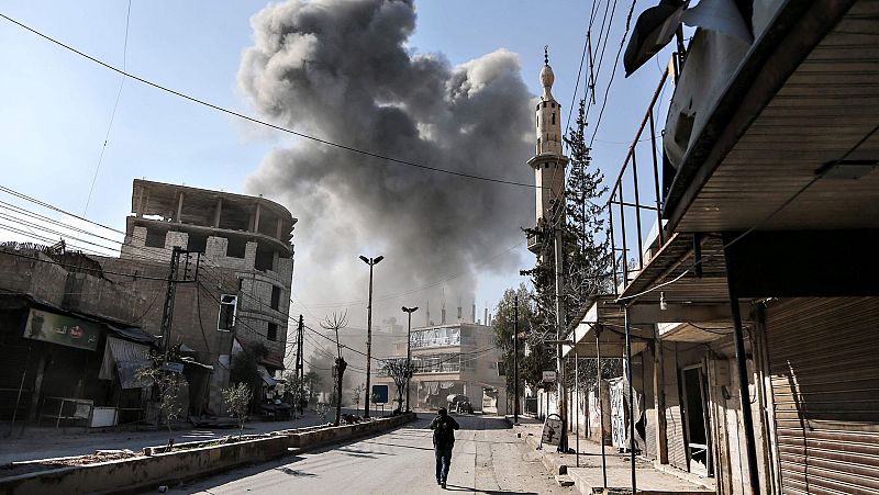 Las bombas siguen cayendo sobre el feudo opositor de Guta Oriental, en Siria