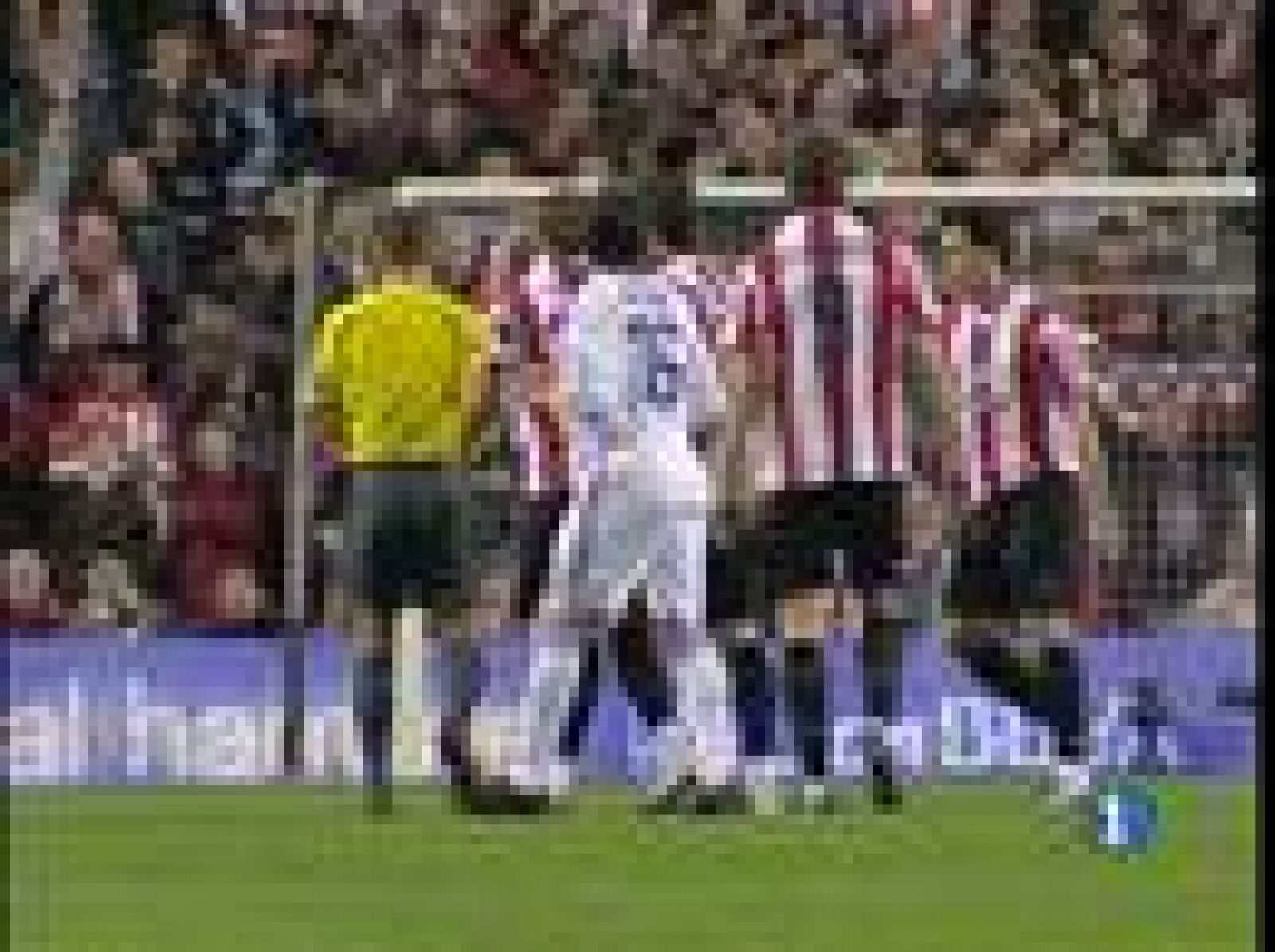 El Madrid gana con polémica árbitral incluida al Athleti, en un partido muy controvertido en San Mamés.
