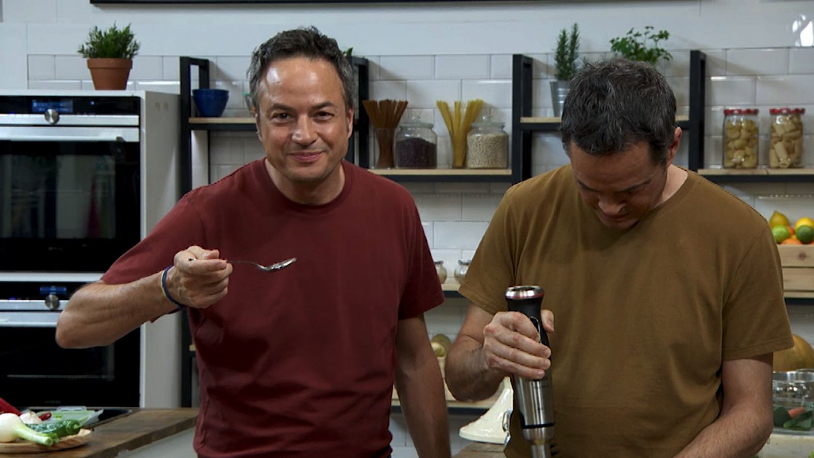 Torres en la cocina - Cuscus de gambas y lasaña de berenjena - ver ahora