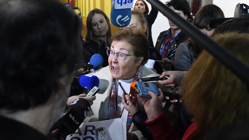 Helga de Alvear: "Santiago Sierra es una artista escandaloso pero es uno de los mejores" - Informativo 24h | Ver