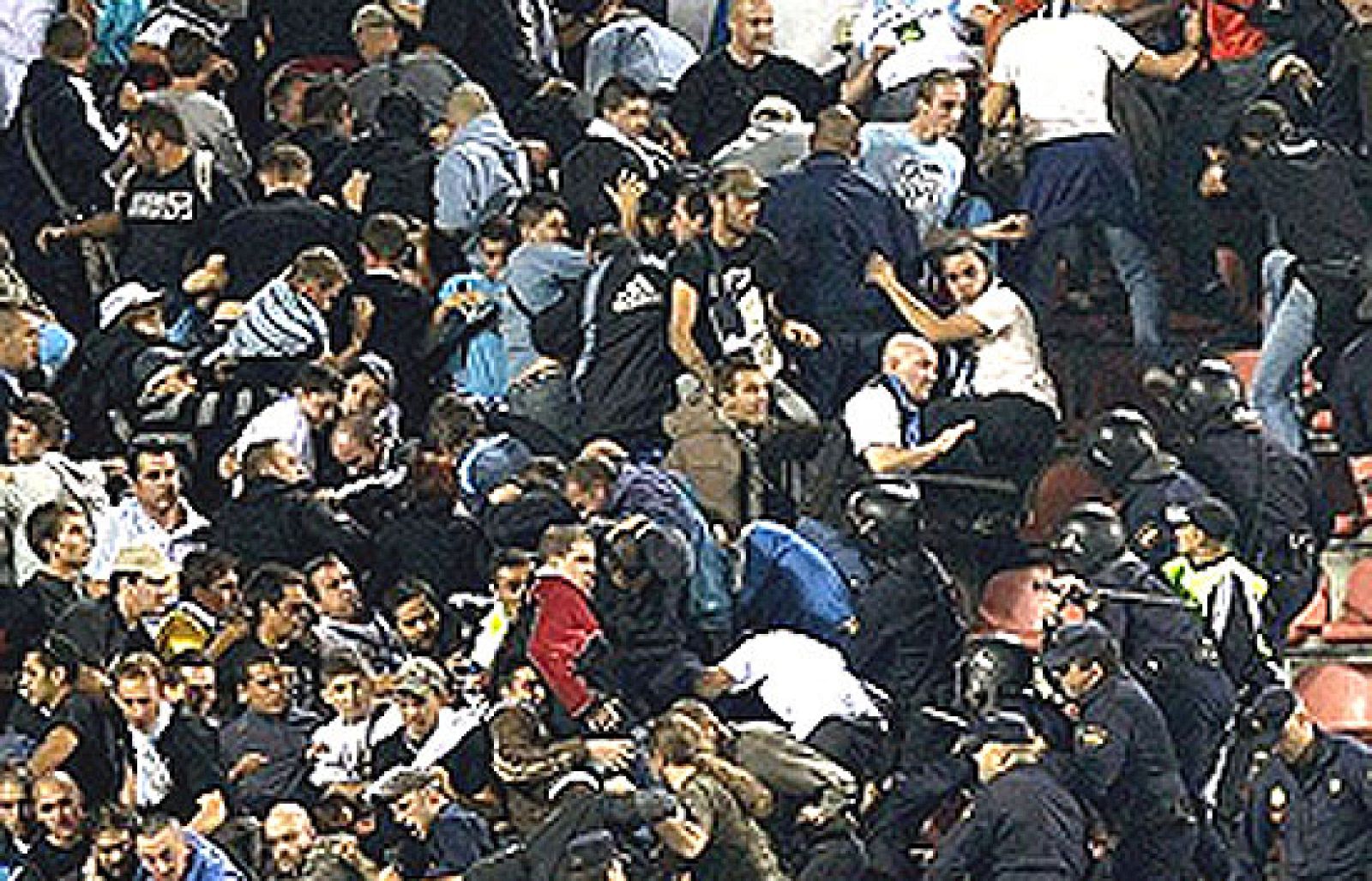 Aficionados del Rayo y del Castellón terminaron a golpes en los aledaños del estadio Castalia.
