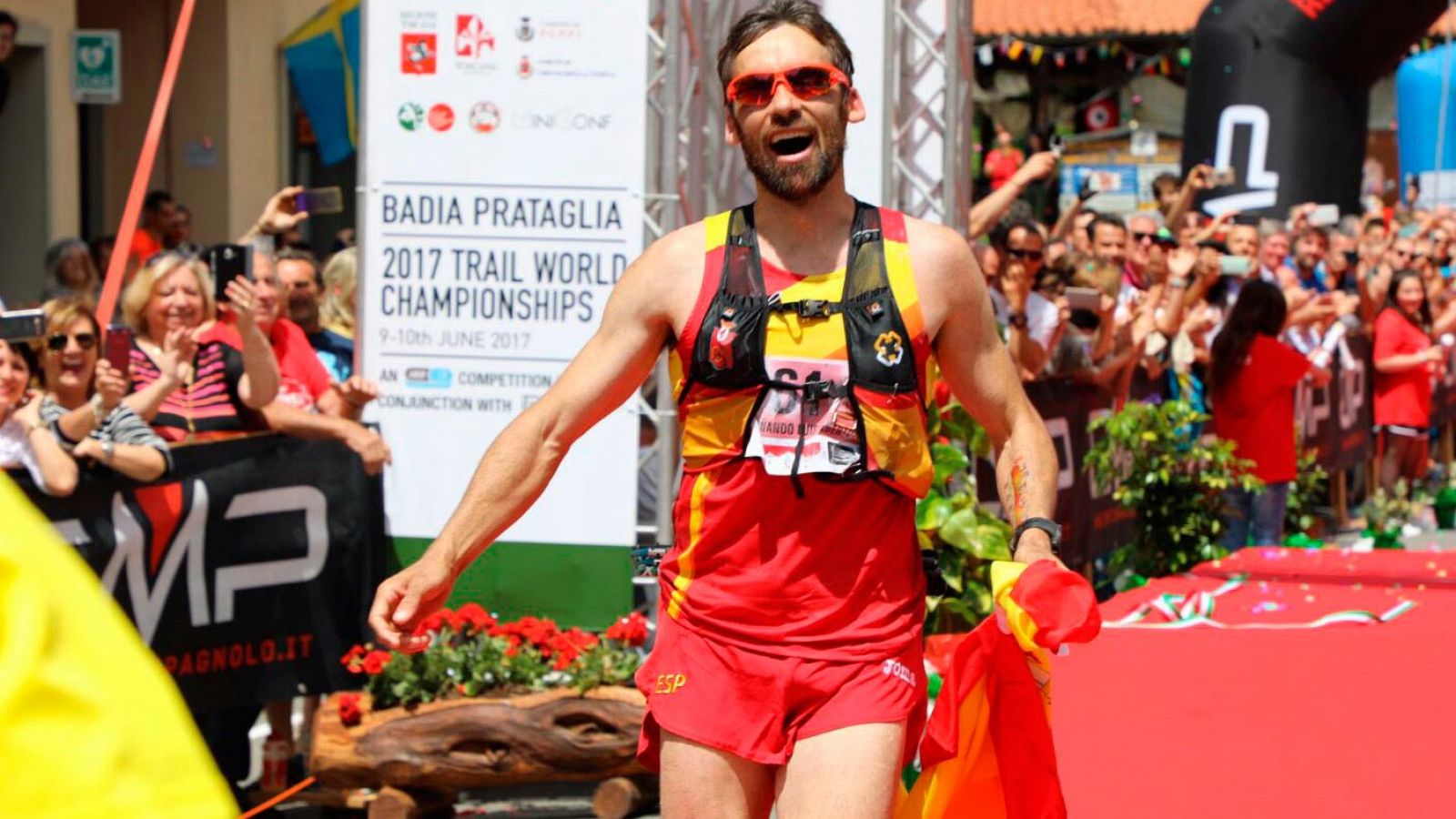 Enfoque: Del cuartel a la montaña | Ver