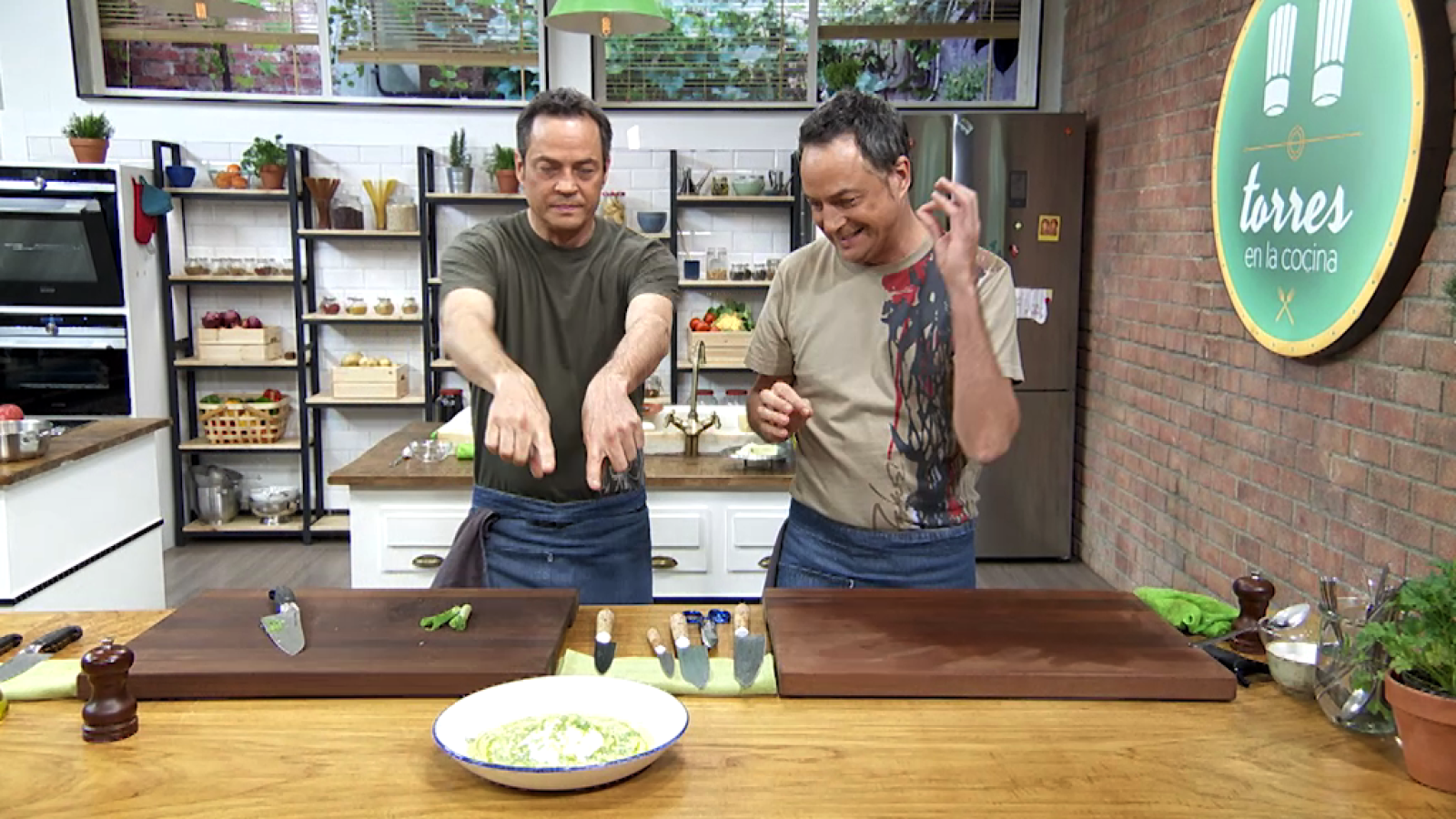 Torres en la cocina - Crema de calabacín y bacalao al horno - ver ahora