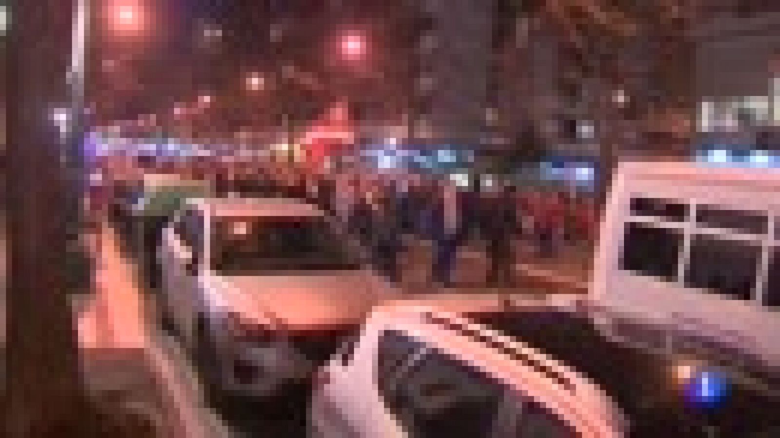 Telediario 1: Muere un ertzaina tras los enfrentamientos entre radicales del Athletic y el Spartak | RTVE Play