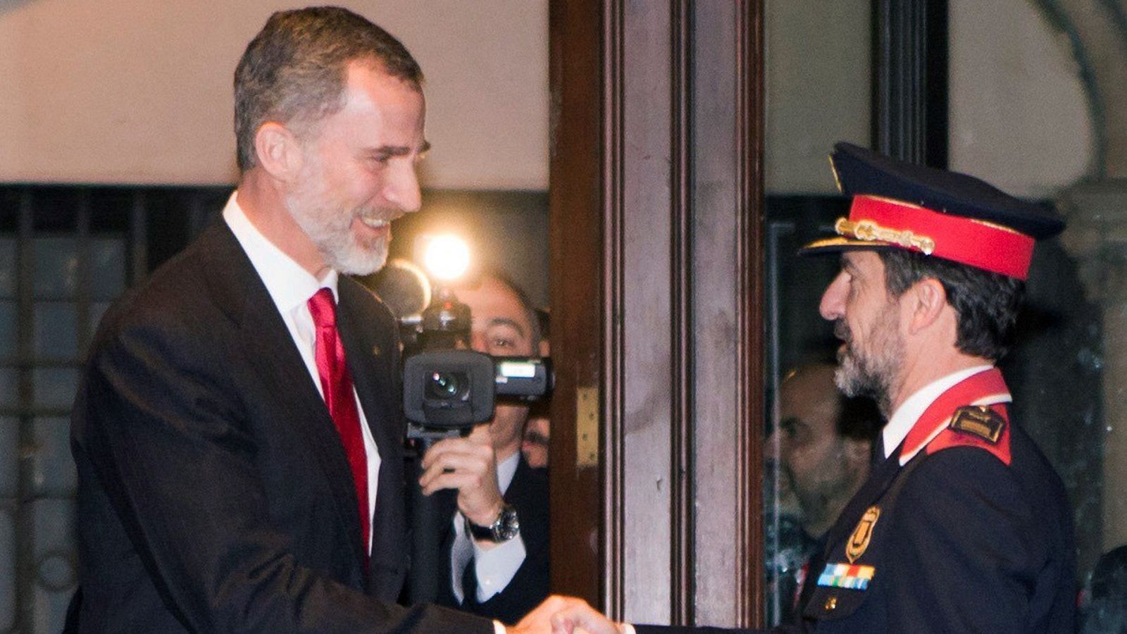 Felipe VI llama a la "cooperación institucional" para preservar el Mobile World Congress en Barcelona