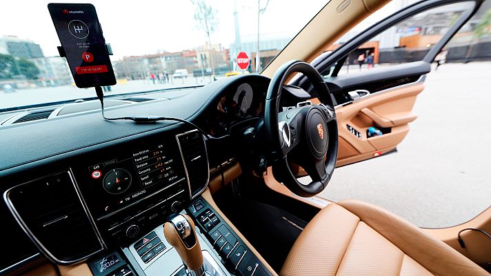 Telediario 1 - MWC 2018: El coche del futuro será eléctrico e inteligente