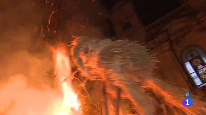 Comando Actualidad - Al calor de la fiesta - Los fachós de Castro Caldelas