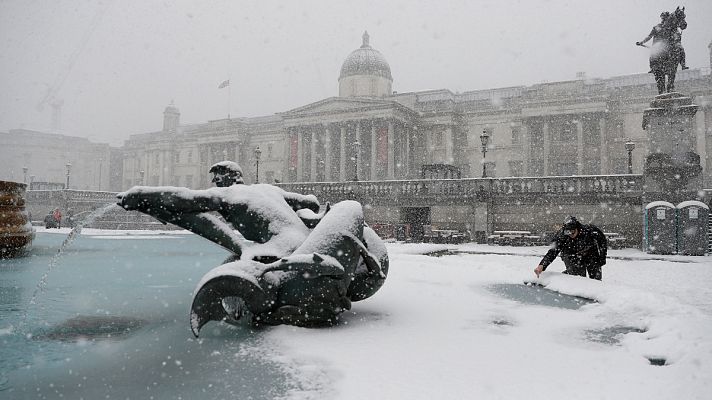 El temporal en Europa ha cerrado colegios y afectado a varios vuelos