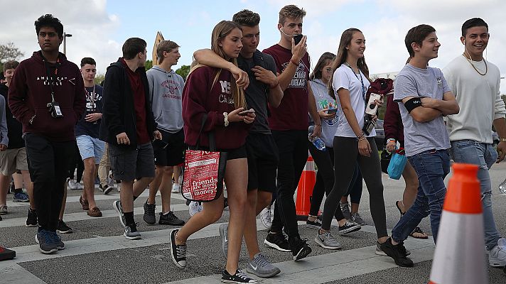 Los estudiantes del instituto de Parkland retoman las clases