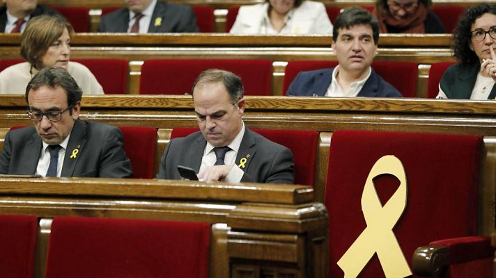 Telediario 1 - El Parlament "legitima" a Puigdemont y reivindica la república y el referéndum del 1-O sin "reafirmar" la DUI