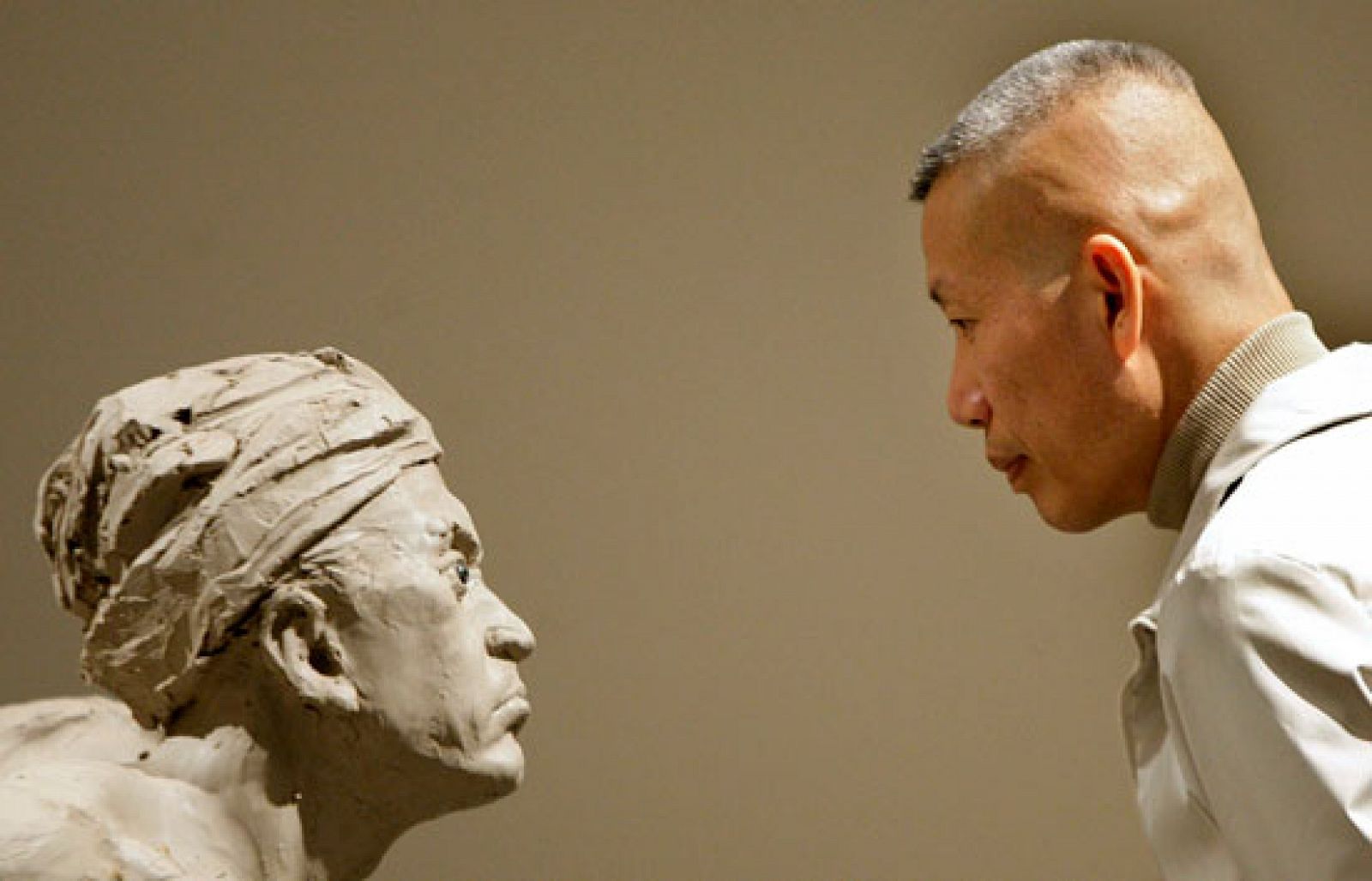 Cai Guo-Qiang presenta su exposición 'Quiero creer' en el Museo Guggenheim Bilbao