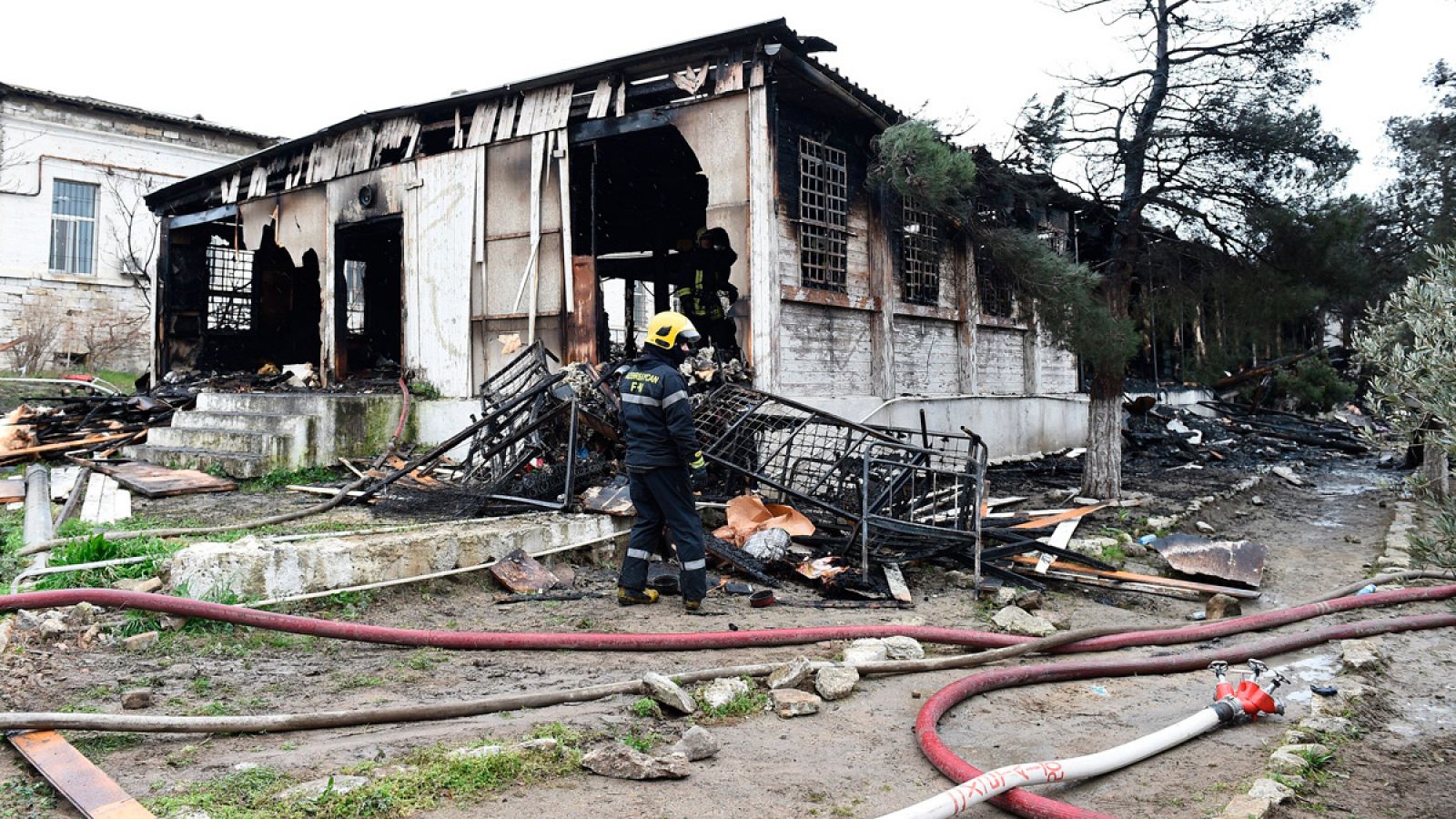 Al menos 24 muertos en un incendio en un centro rehabilitación de drogas en Bakú