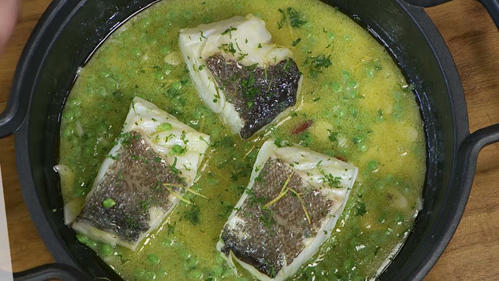 Torres en la cocina - Bacalao al pil pil de guisantes