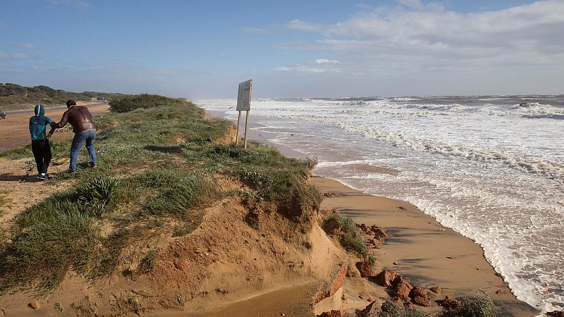 Continuará el fuerte oleaje en las costas, es conveniente alejarse de la línea de playa 