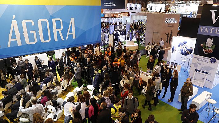 Telediario 1 - La labor divulgativa de los 'youtubers' toma protagonismo en la feria educativa Aula