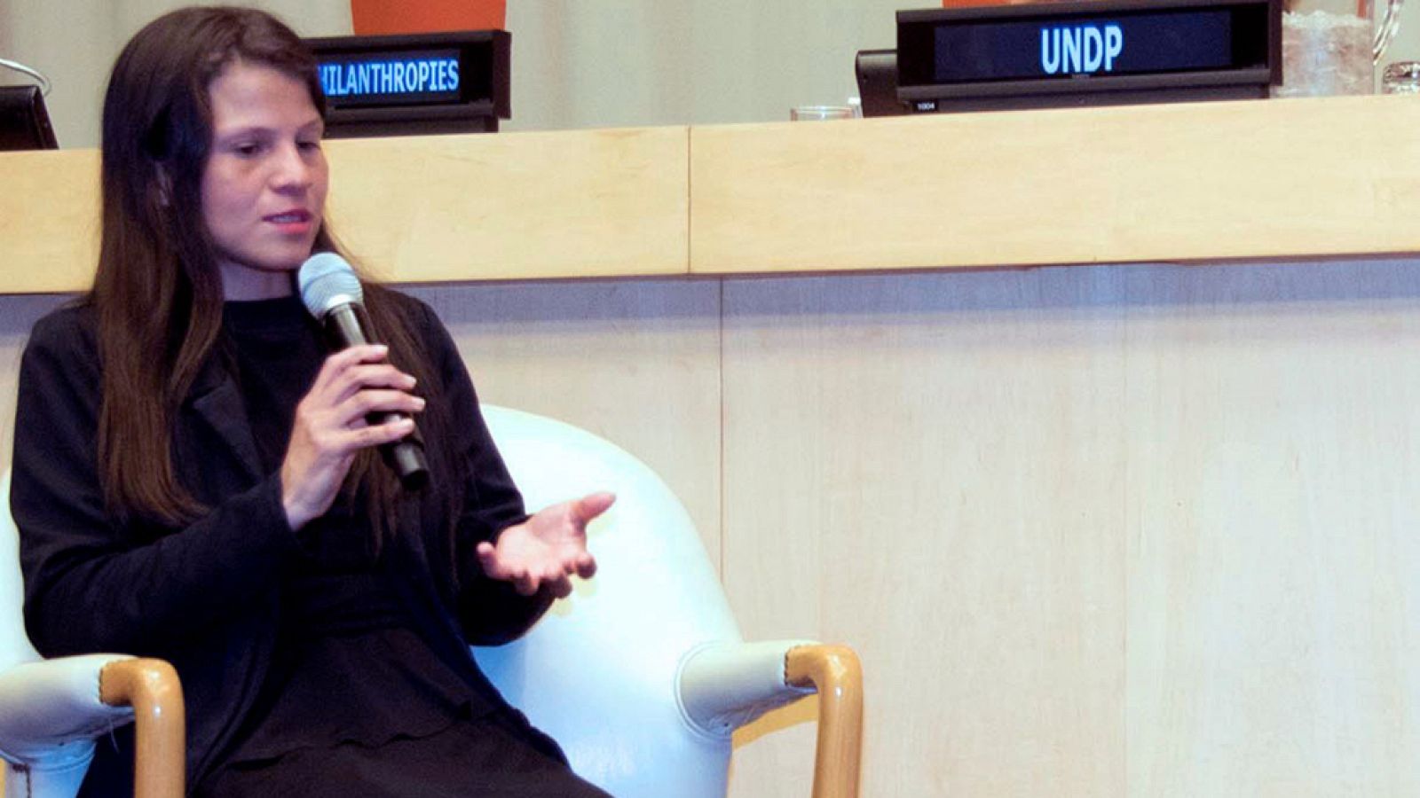 Jessica Hernández, la joven colombiana que salió de la pobreza gracias a una lavadora