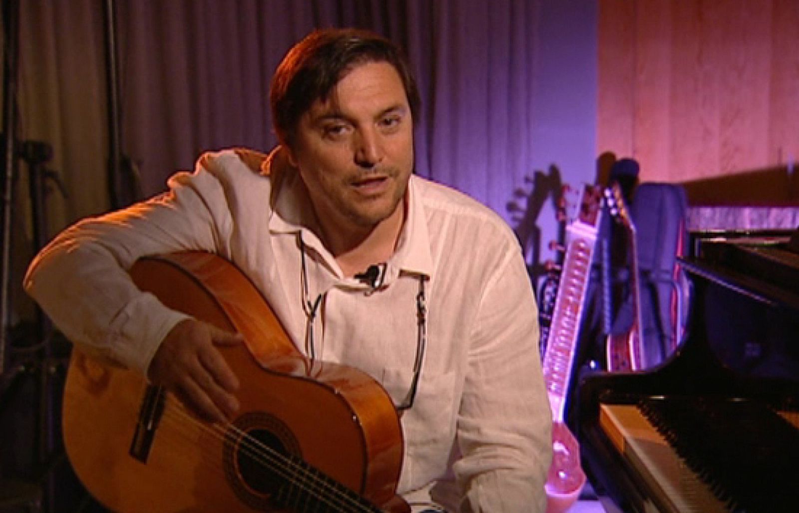 El músico y productor Paco Ortega ha puesto música a 10 de los poemas de Angel González | Ver