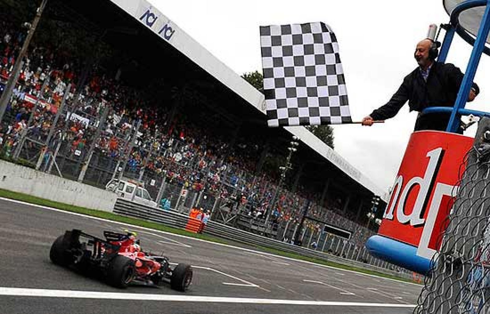 El Consejo Mundial de la Federación Internacional de Automovilismo ha decidido que el Mundial de Fórmula uno 2009 se decidirá por el número de victorias en lugar de por puntos, y sólo en caso de empate en el número de victorias se recurrirá a los puntos sumados a lo largo del campeonato.