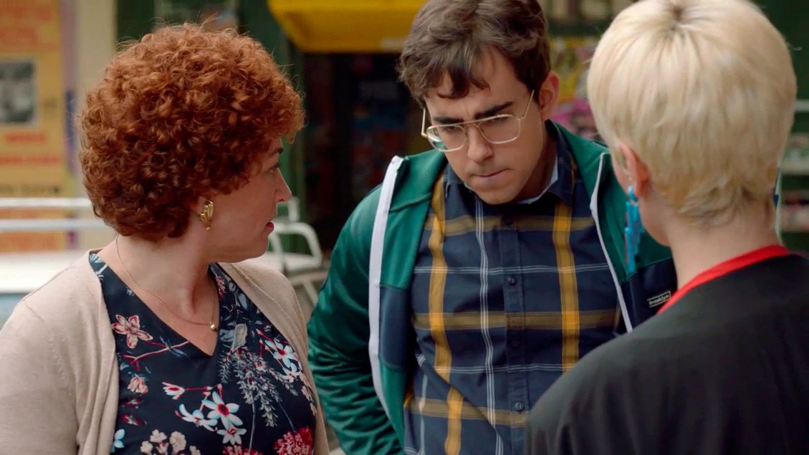 Cuéntame cómo pasó - Abraham defiende a Angie